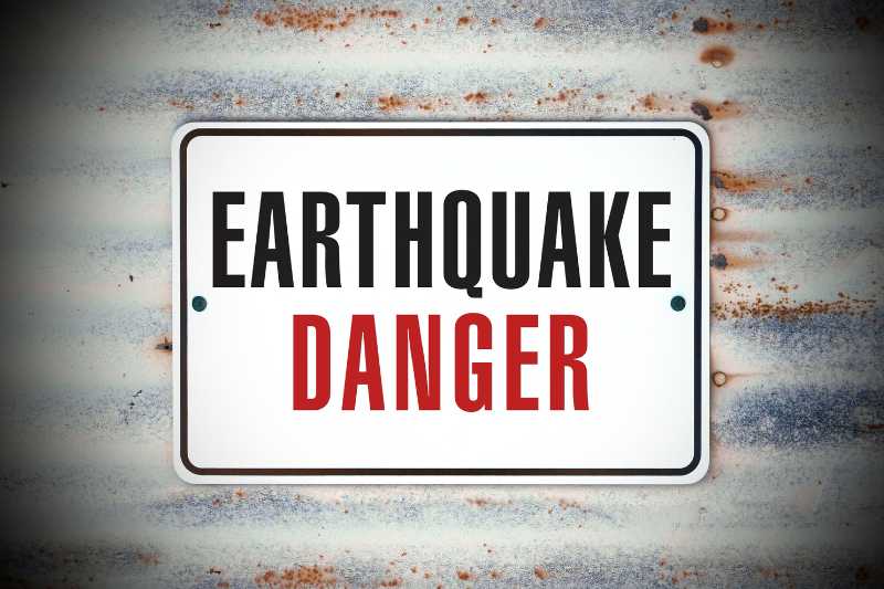 earthquake danger sign